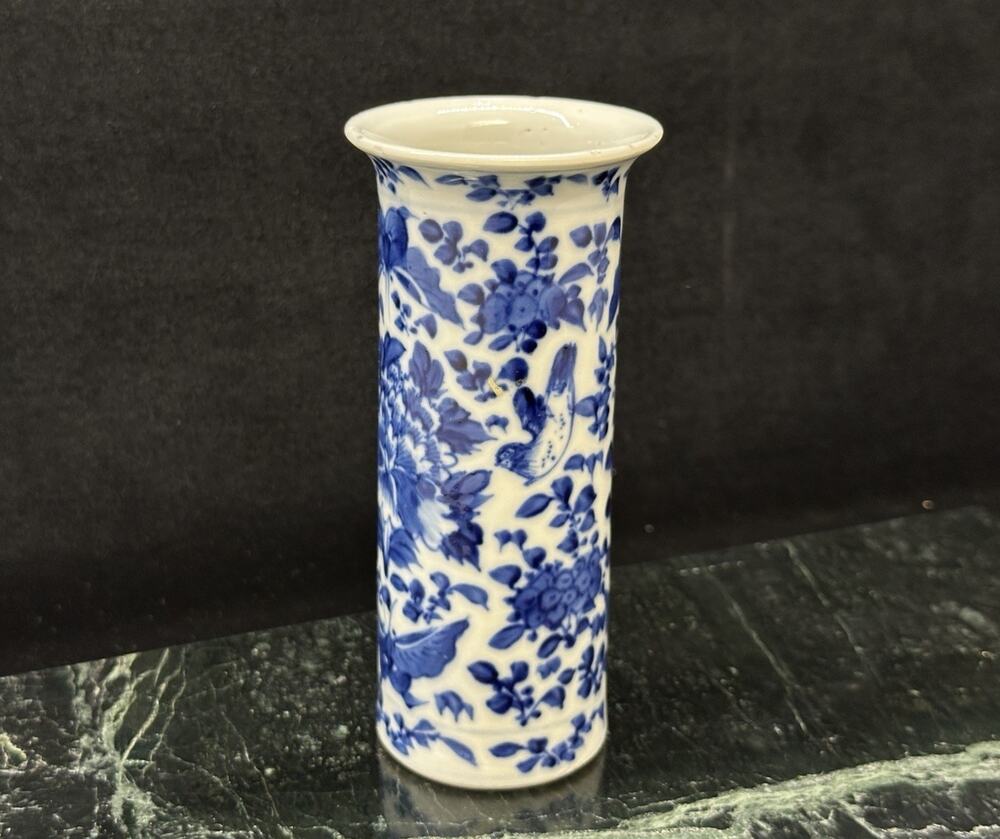Antique Chinese Dragon Vase 19th century Blue & White Porcelain China